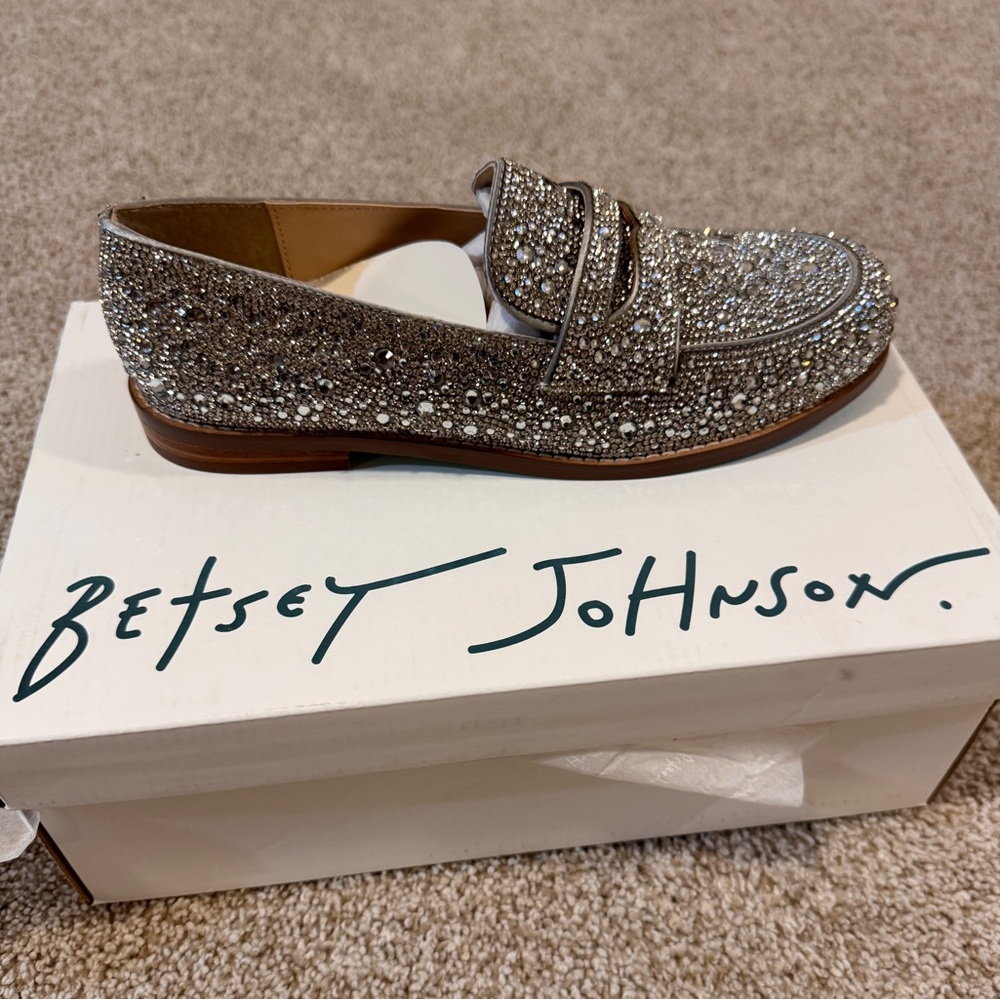 Betsey Johnson Sparkling Silver Loafers size 7.5 - Picture 4 of 13